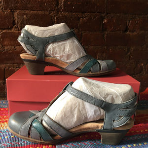 Rockport-Cobb Hill AUBREY T-strap sandal - US 7 W